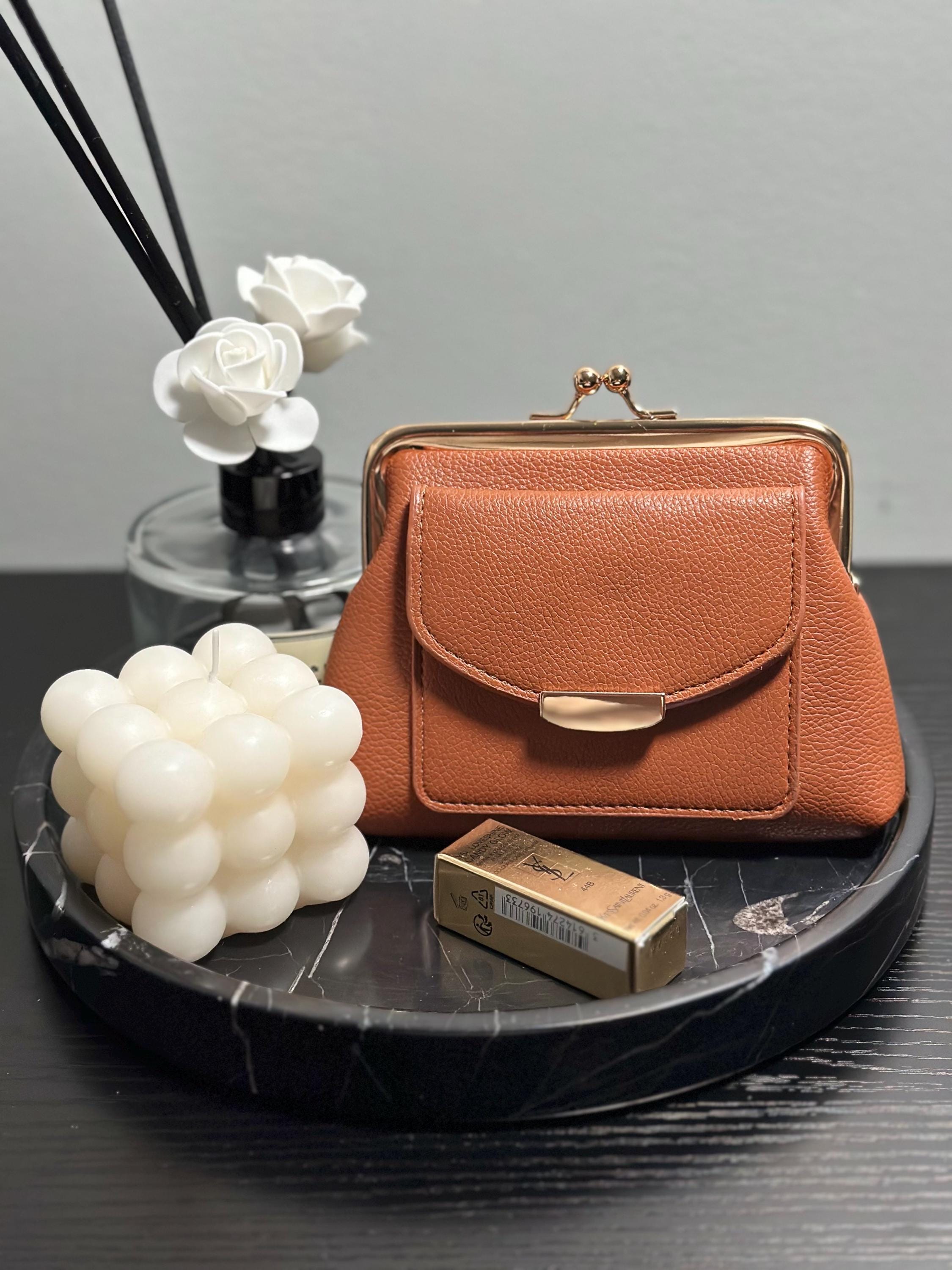 Pebbled Kiss Lock Coin Pouch | Evelyn-Pearl Collection