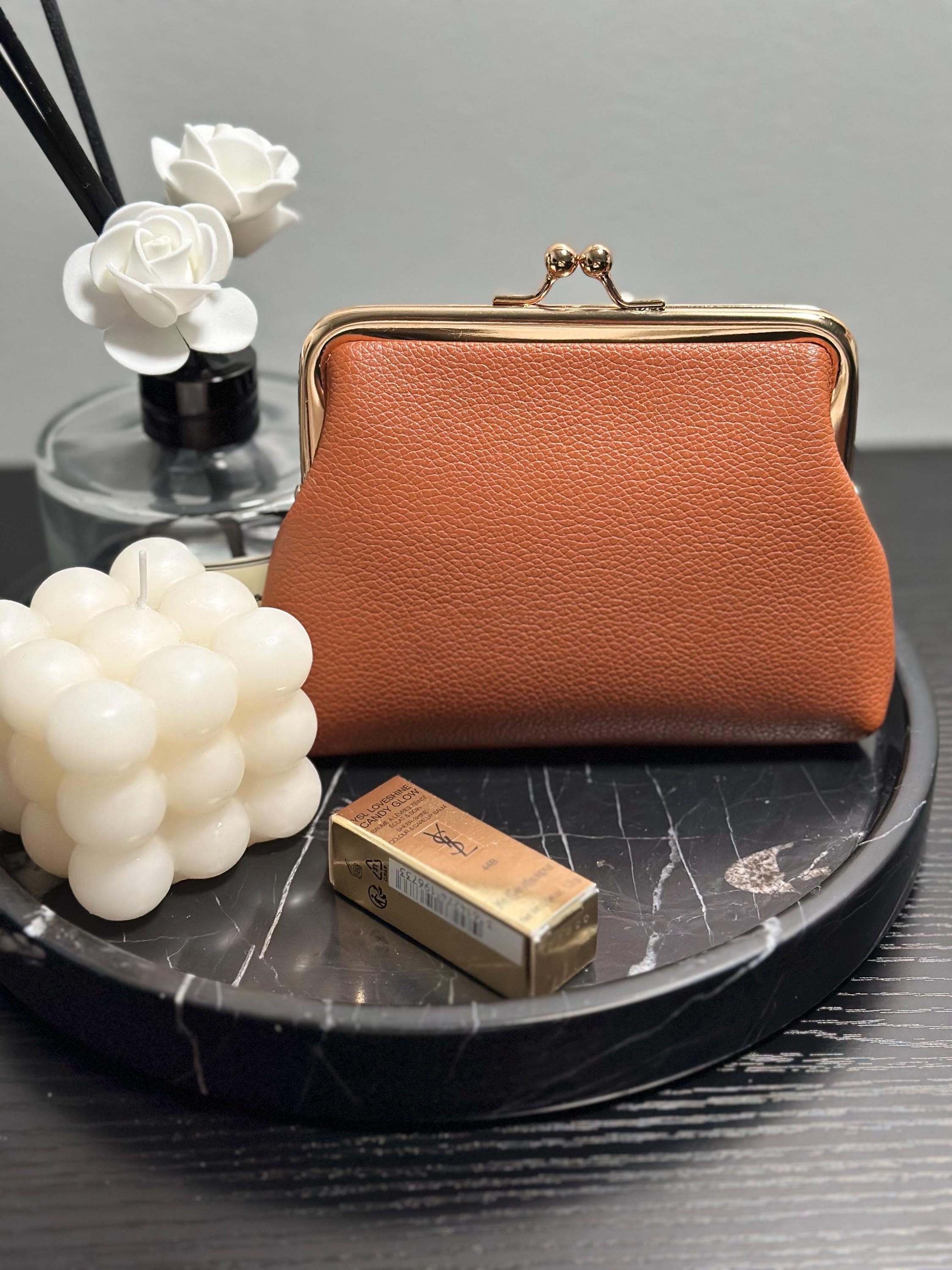 Pebbled Kiss Lock Coin Pouch | Evelyn-Pearl Collection