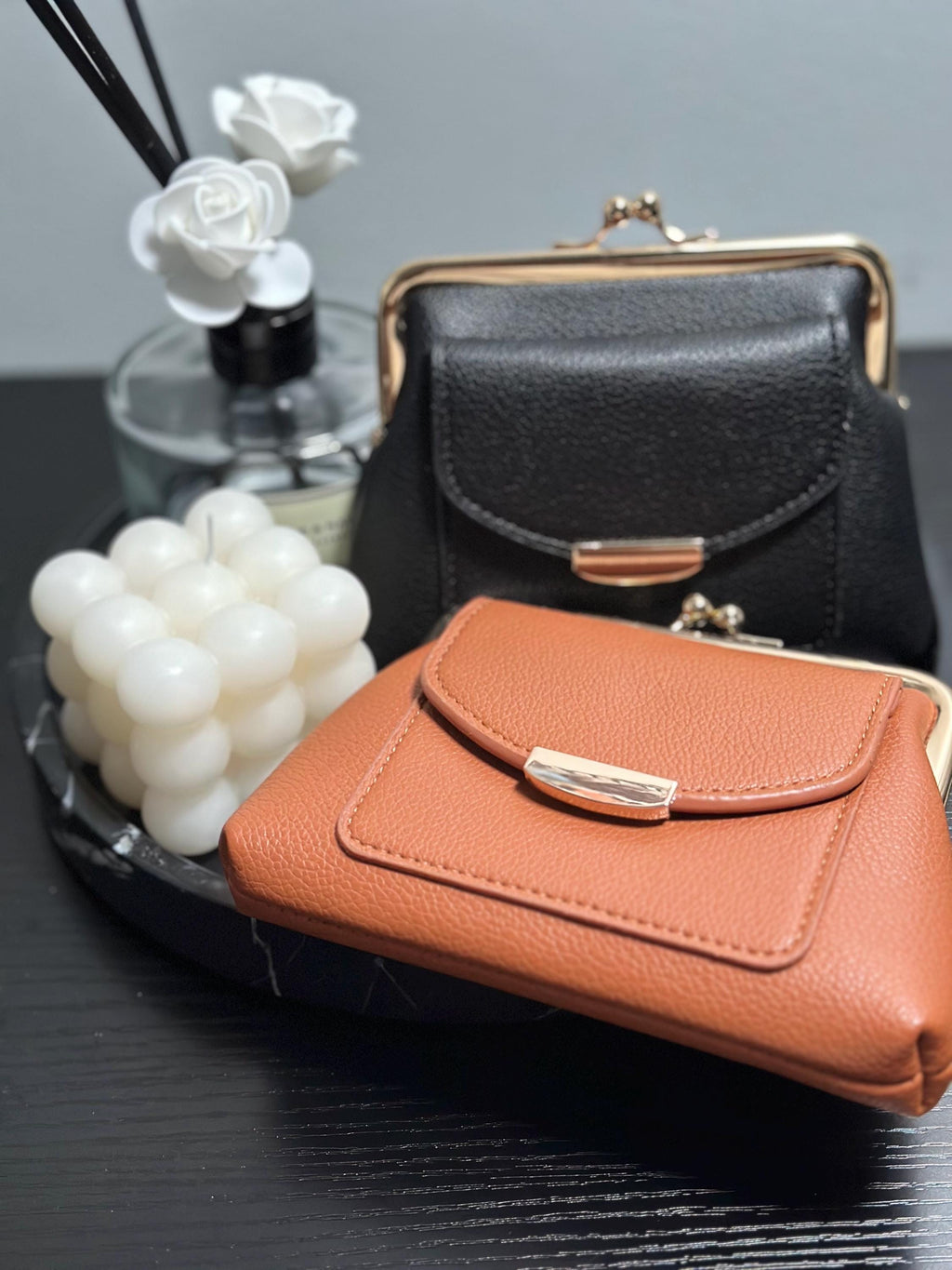 Pebbled Kiss Lock Coin Pouch | Evelyn-Pearl Collection